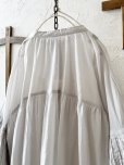 画像10: tegami/ピンタックバルーン袖のブラウス・ライトグレー