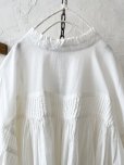 画像4: tegami/ピンタックリボンパフ袖のブラウス・オフ