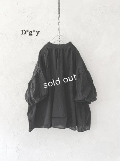 画像1: Dgy/ふんわり袖のジョーゼットブラウス・黒
