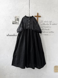 ubasoku/0953 ガーベラ刺繍のギャザーワンピース・黒