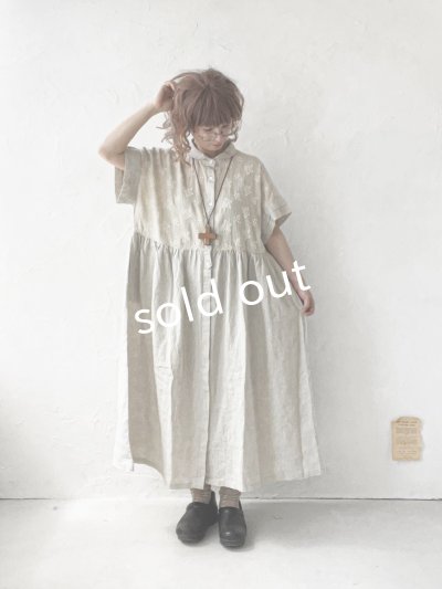 画像12: ubasoku/0957 かすみそう刺繍の丸衿ワンピース・黒