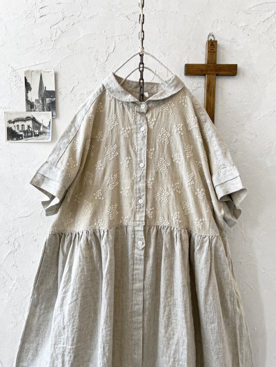 画像2: ubasoku/0957 かすみそう刺繍の丸衿ワンピース・ナチュラル