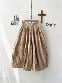 Dgy/サーカスパンツ・ベージュ