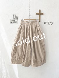 Dgy/サーカスパンツ・ベージュ