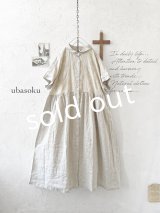 ubasoku/0957 かすみそう刺繍の丸衿ワンピース・ナチュラル
