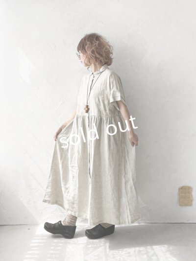 画像13: ubasoku/0957 かすみそう刺繍の丸衿ワンピース・黒