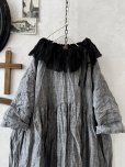 画像2: MARCHE' DE SOEUR／大きなラッフル襟のチュニック・シャンブレーに黒ガーゼ襟 (2)