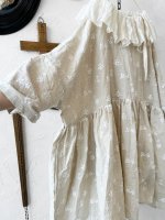 画像8: MARCHE' DE SOEUR／大きなラッフル襟のチュニック・木の実ししゅうにミルク襟 (8)