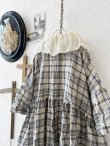 画像12: MARCHE' DE SOEUR／大きなラッフル襟のチュニック・先染チェックにミルク襟 (12)