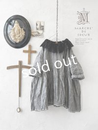 MARCHE' DE SOEUR／大きなラッフル襟のチュニック・シャンブレーに黒ガーゼ襟