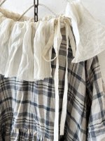 画像4: MARCHE' DE SOEUR／大きなラッフル襟のチュニック・先染チェックにミルク襟 (4)