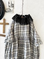 画像2: MARCHE' DE SOEUR／大きなラッフル襟のチュニック・先染チェックに黒ガーゼ襟 (2)
