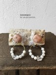 画像1: toromeco／アンティークシルクと天然石イヤリング・サーモンピンク (1)