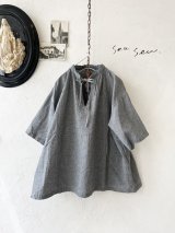 seasew.／306 スキッパーギャザーブラウス・チドリ
