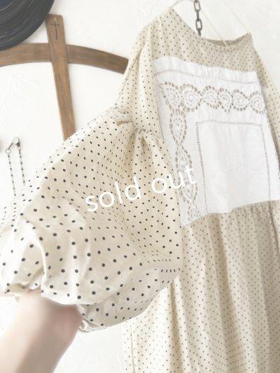 画像4: shizuka's【20】アンティークレースのボリューム袖ドットワンピース・ベージュ