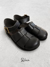 Diu／本革太メッシュサンダル・ブラック