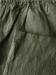画像2: seasew.／521 ワッシャーコットンワイドペチパンツ・カーキ (2)