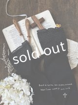 monami／コットンUVロングアームカバー・黒フリル