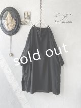 SO／裁ち切りスキッパーチュニック・ブラック