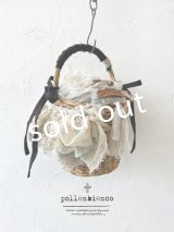 pollenbienco／アンティークレースと十字架のバスケット・B