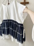 画像2: shizuka's/フレンチ袖レイヤードブラウス・ネイビーチェック (2)