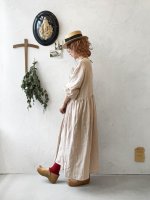 画像14: MARCHE' DE SOEUR／十字架ネックレス付きギャザーワンピース・ピンクベージュ (14)