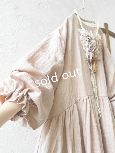 画像9: MARCHE' DE SOEUR／十字架ネックレス付きギャザーワンピース・ピンクベージュ