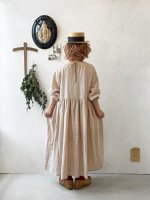 画像15: MARCHE' DE SOEUR／十字架ネックレス付きギャザーワンピース・ピンクベージュ (15)