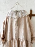 画像10: pollenbienco/アンティークレースのギャザーワンピース・ピンクベージュB