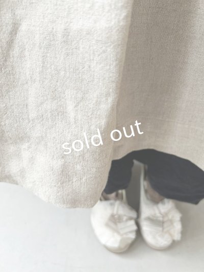 画像14: kosatofuku／ひとつボタンのエプロンギャザーワンピース・黒