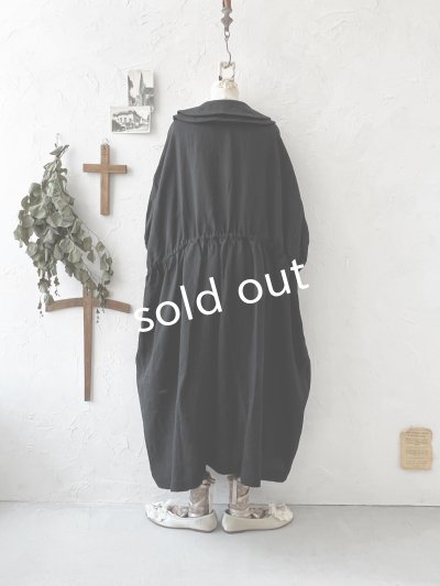 画像5: kosatofuku／二枚衿のリネンギャザーワンピース・黒