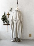 画像11: kosatofuku／二枚衿のリネンギャザーワンピース・生成り
