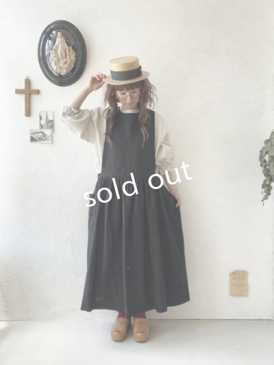 画像8: kosatofuku／ひとつボタンのエプロンギャザーワンピース・黒