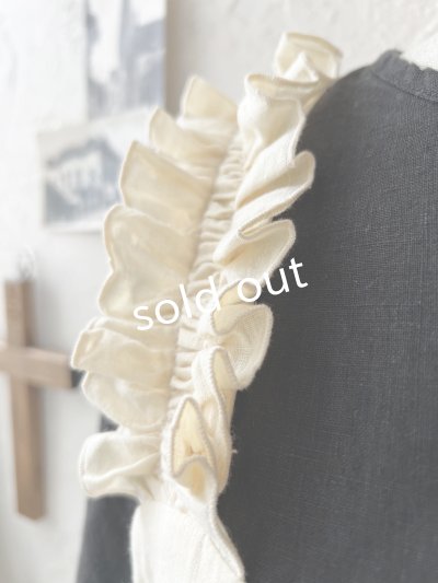 画像10: kosatofuku／フリルショルダーとプリーツリボンのワンピース・ アイボリー