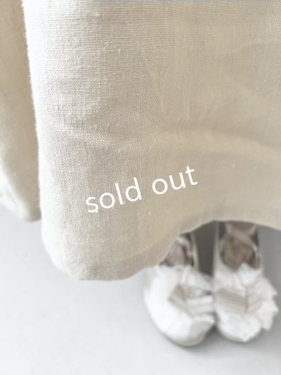 画像9: kosatofuku／レースフリルショルダーのサロペットワンピース・生成り