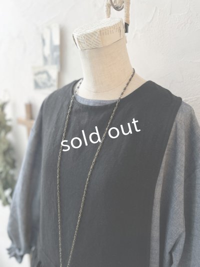 画像4: kosatofuku／ひとつボタンのエプロンギャザーワンピース・黒