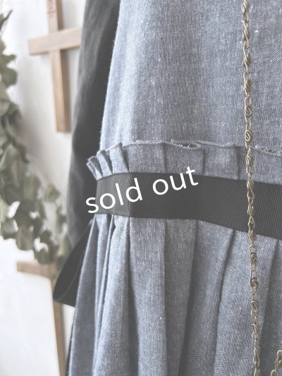 画像6: kosatofuku／フリルショルダーとプリーツリボンのワンピース・デニム