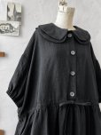 画像4: kosatofuku／二枚衿のリネンギャザーワンピース・黒