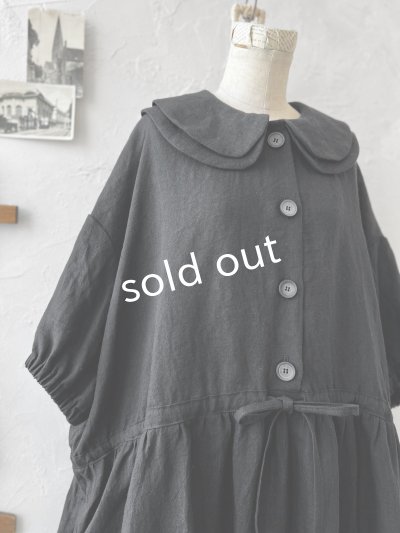画像4: kosatofuku／二枚衿のリネンギャザーワンピース・黒