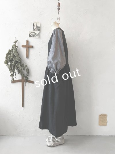 画像5: kosatofuku／ひとつボタンのエプロンギャザーワンピース・黒