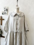 画像2: kosatofuku／二枚衿のリネンギャザーワンピース・生成り (2)