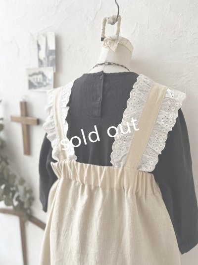 画像12: kosatofuku／レースフリルショルダーのサロペットワンピース・生成り