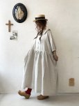 画像15: kosatofuku／二枚衿のリネンギャザーワンピース・生成り