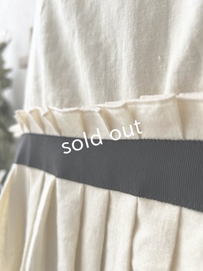 画像6: kosatofuku／フリルショルダーとプリーツリボンのワンピース・ アイボリー