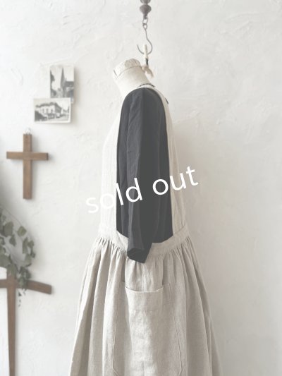 画像15: kosatofuku／ひとつボタンのエプロンギャザーワンピース・黒