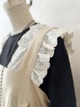画像5: kosatofuku／レースフリルショルダーのサロペットワンピース・生成り