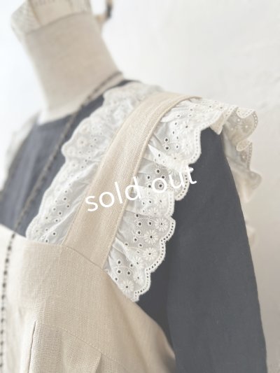 画像4: kosatofuku／レースフリルショルダーのサロペットワンピース・生成り