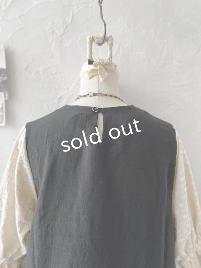 画像13: kosatofuku／フリルケープ付のリネンローギャザーワンピース・黒