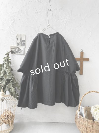 画像4: je suis comme je suis/サイドギャザーブラウス・黒