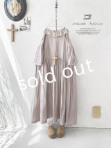 Avenue／フリル襟リネンワンピース・くすみピンクに生成り襟